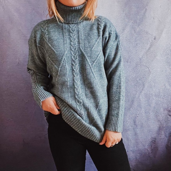 (SOLD) Thyme Maternity Long Knit Sweater - Picture 4 of 5